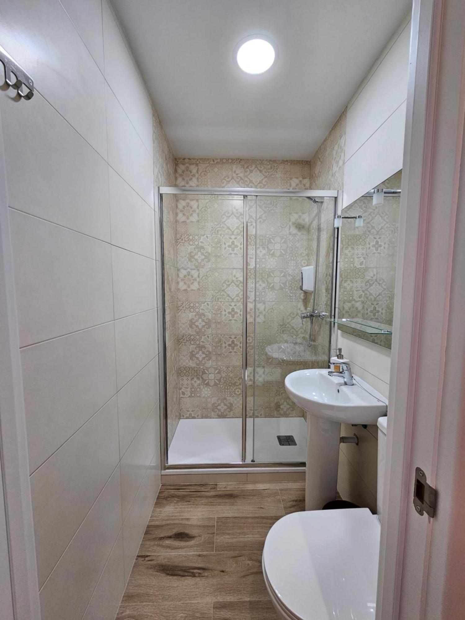 Hostal Andrea Granvia Madrid Dış mekan fotoğraf