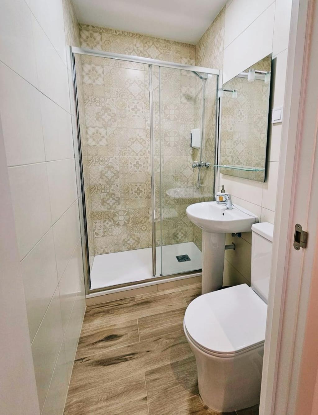 Hostal Andrea Granvia Madrid Dış mekan fotoğraf