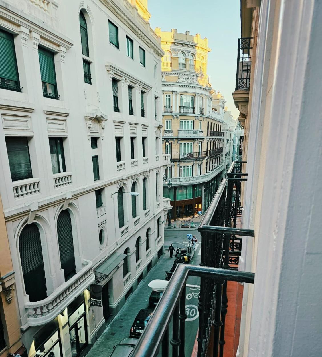 Hostal Andrea Granvia Madrid Dış mekan fotoğraf