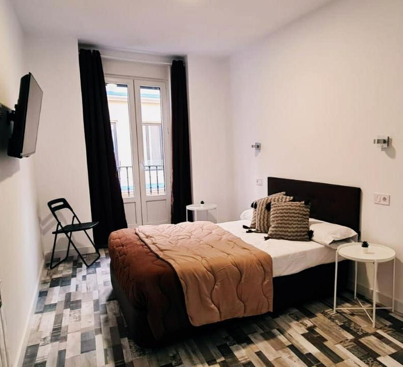 Hostal Andrea Granvia Madrid Dış mekan fotoğraf