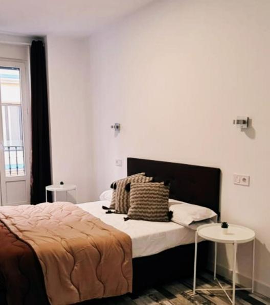 Hostal Andrea Granvia Madrid Dış mekan fotoğraf