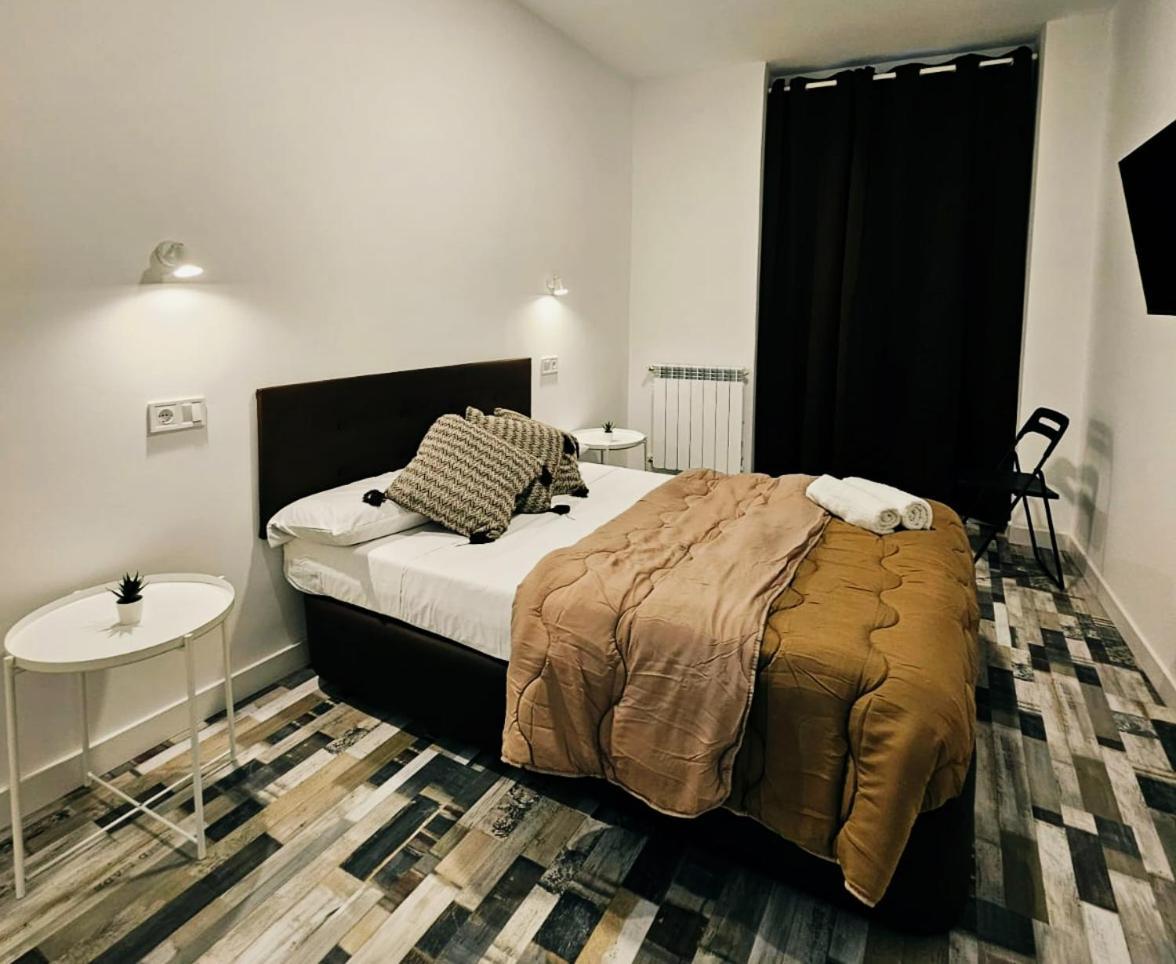 Hostal Andrea Granvia Madrid Dış mekan fotoğraf